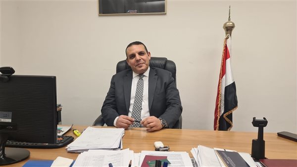 الدكتور عبد العزيز