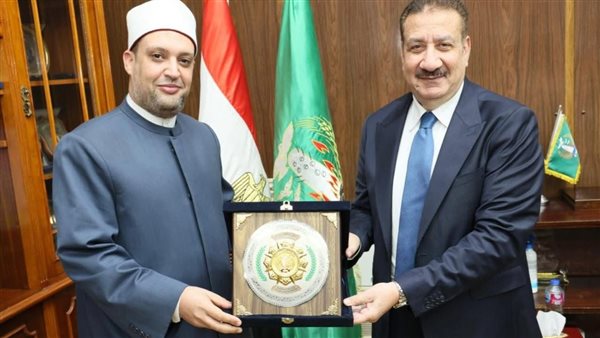 محافظ المنوفية يكرم