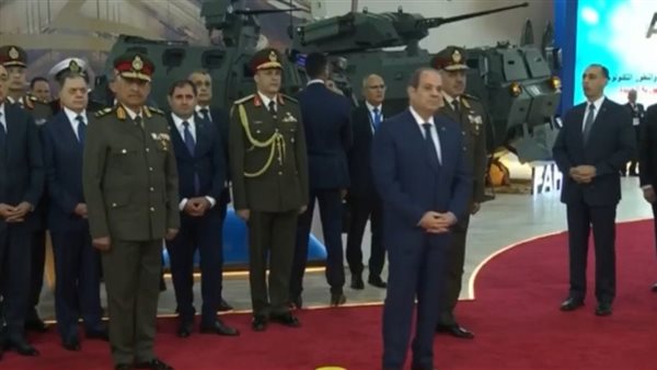 الرئيس السيسي يتفقد