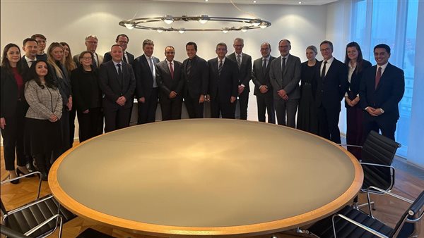 الدكتور بدر عبد العاطي