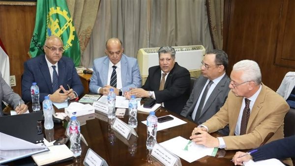 محافظ القليوبية يعقد