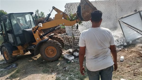  إزالة أكثر من 400