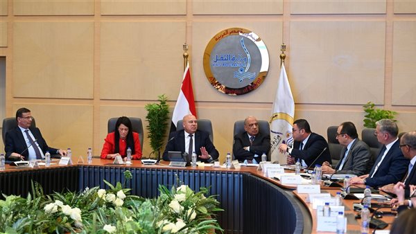  وزير الصناعة والنقل