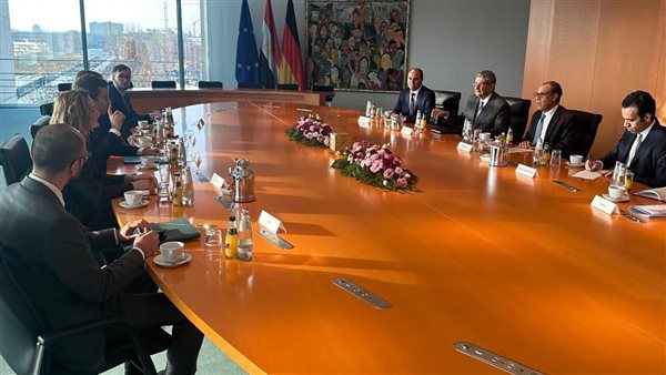 زير الخارجية يلتقي