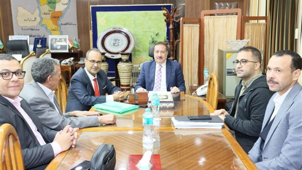 محافظ المنوفية خلال