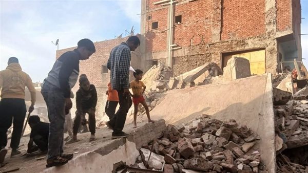 إنهيار منزل مكون