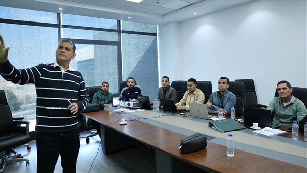 لجنة التحكيم 