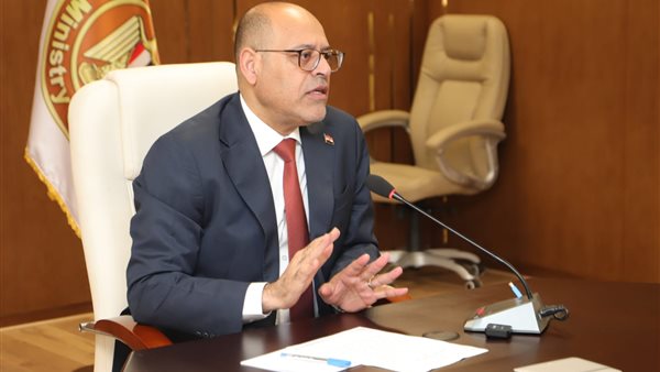  وزير العمل محمد