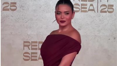 الفنانة  أسماء جلال    