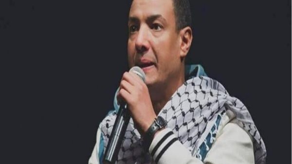  الشاعر الكبير هشام الجخ    