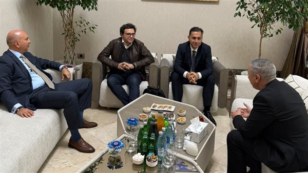 وزير الثقافة يصل