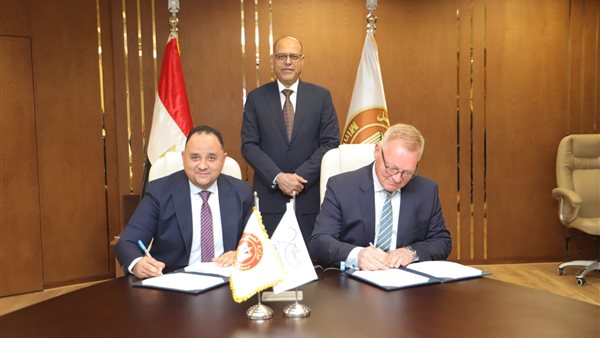  وزير العمل محمد