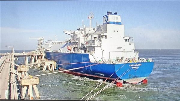 تصدير  شحنة غاز مسال