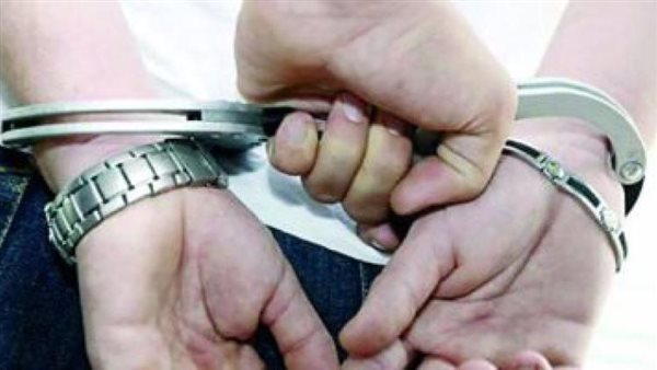 حبس 3 متهمين بقتل