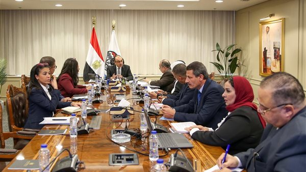  وزير قطاع الأعمال