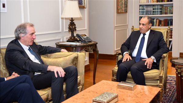 وزير الخارجية خلال