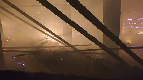 جانب من الحريق