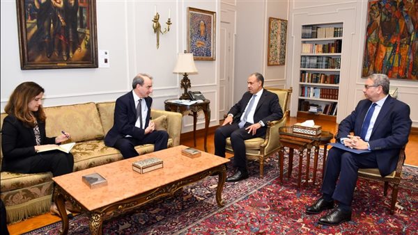 زير الخارجية يستقبل