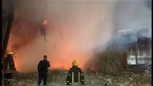 حريق داخل أحد المخازن