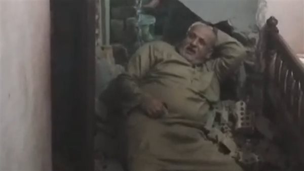 ثلاثة أشقاء يعتدون