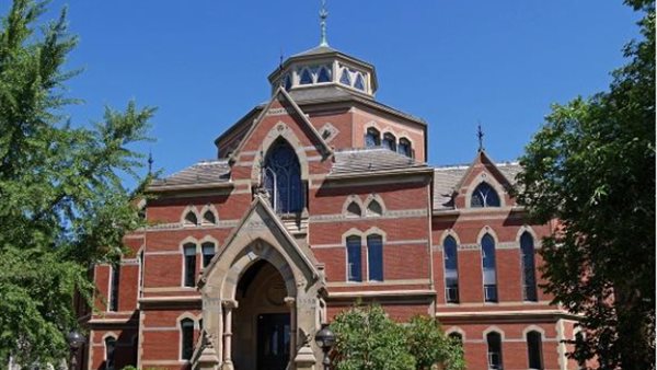 جامعة براون الأمريكية