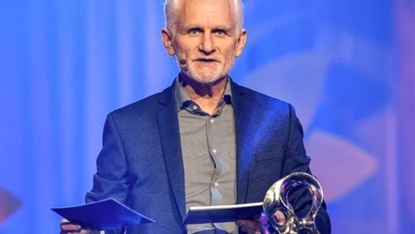 جائز نوبل بيالياتسكي