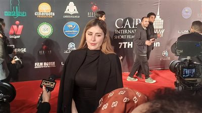 الفنانة عائشة بن أحمد