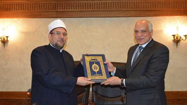 وزير الأوقاف برفقة