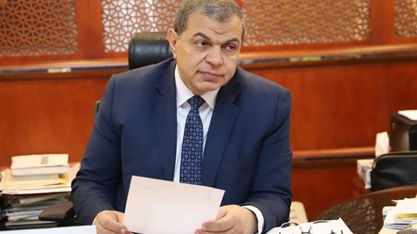  وزير القوى العاملة