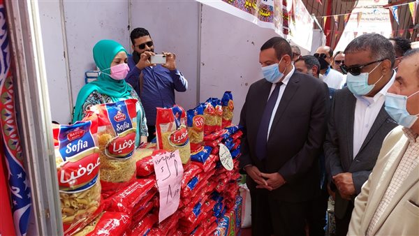 محافظ البحيرة يفتتح