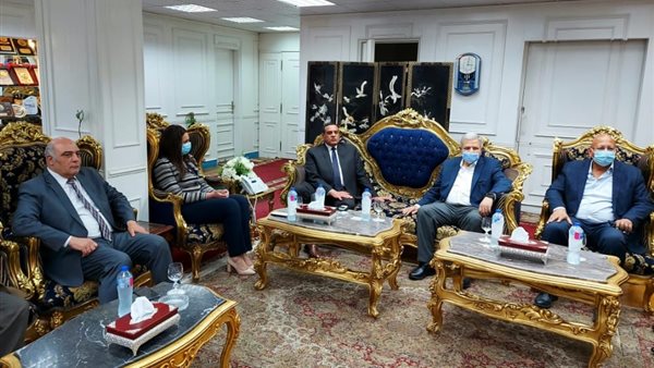 محافظ البحيرة يستقبل
