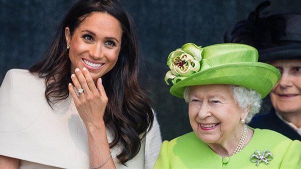 الملكة اليزابيث الثانية