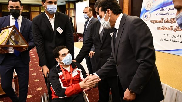 وزير الرياضة يفتتح