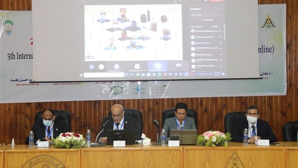 جانب من المؤتمر 