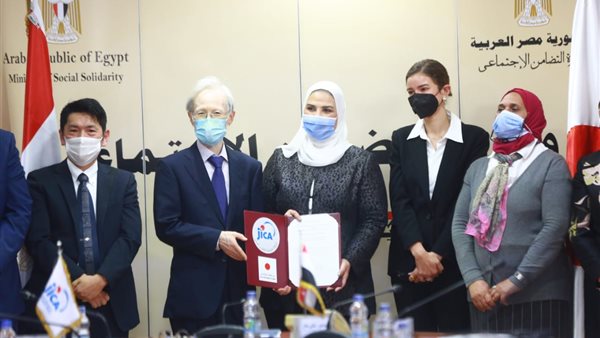 جانب من مراسم تسليم