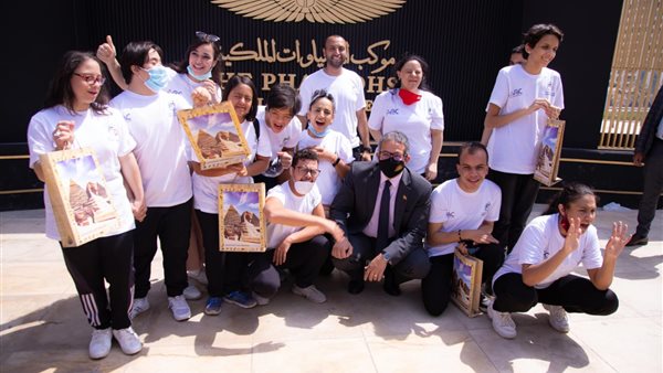 وزير الاثار الدكتور