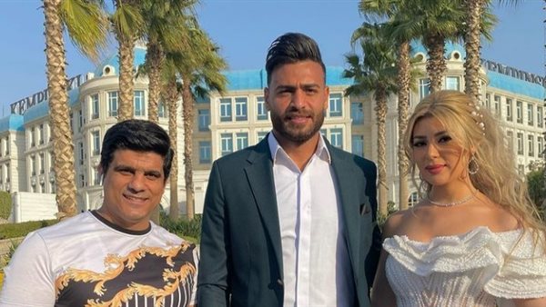 محمد أبو جبل وزوجته