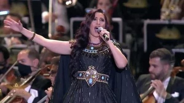 جانب من ترانيم إيزيس