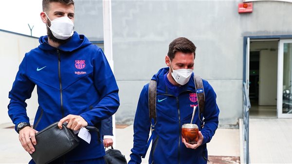 ميسي وبيكيه 