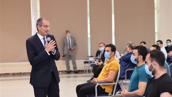 عمرو طلعت وزير الاتصالات