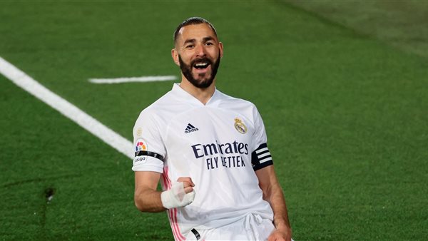 بنزيما أمام برشلونة