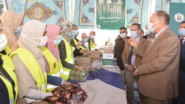 محافظ أسيوط خلال