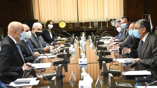 وزير الاسكان والكهرباء