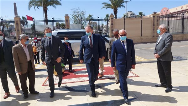 محافظ بورسعيد وسفير