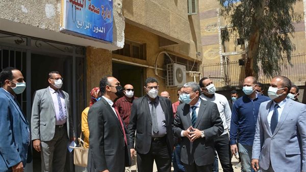 محافظ المنيا خلال