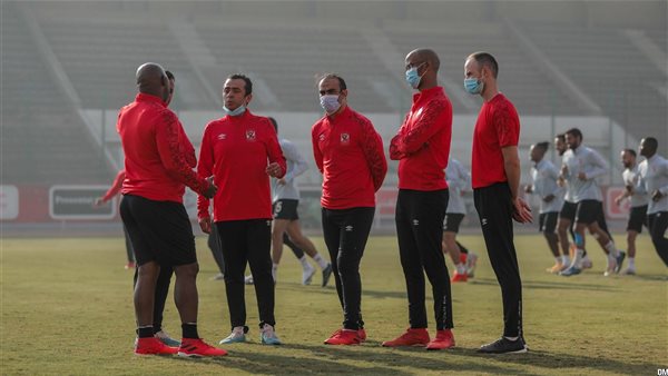 موسيمانى مع جهازه