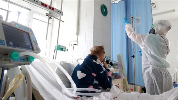 فيروس كورونا يتفشى