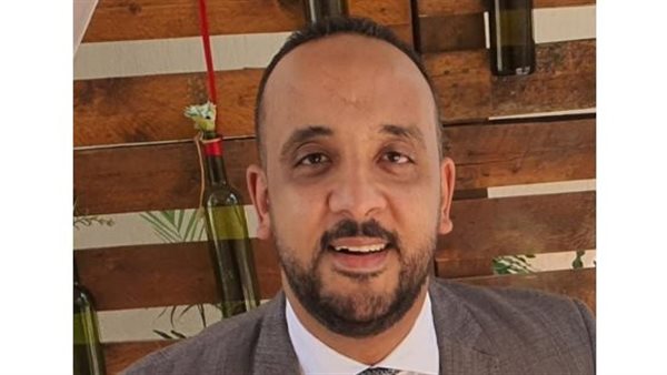 الكاتب الصحفي أحمد