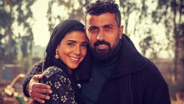 محمد سامي برفقة شقيقته