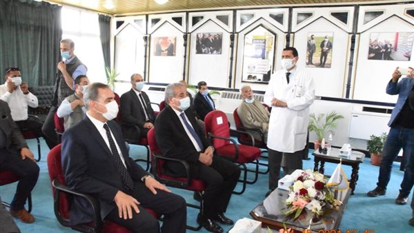  وزير التموين يتفقد